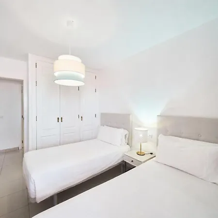 Veril Del Duque Terrace * 아데제